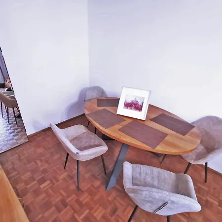 Cozy Sala Palatului Apartment